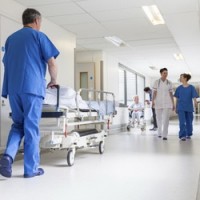 بررسی میزان رعایت استانداردها در واحد مدارک پزشکی بیمارستان‌های